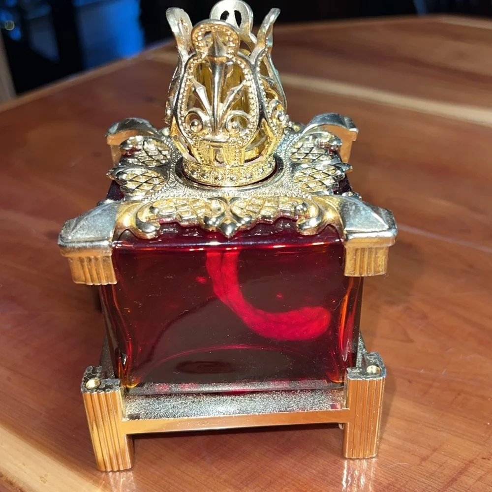 Vintage Mini Stately Fleur de Lis Fragrance Lamp by Isabella